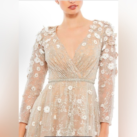 Mac Duggal Beaded Deep-V Neck Lace Dress NWT Size 14 Style 67387 - Picture 4 of 9